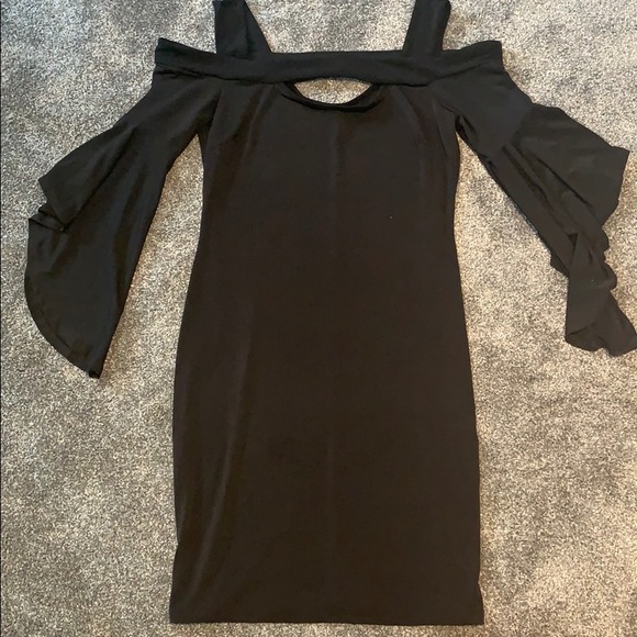 Venus Bell Sleeve Bodycon dress! - Picture 2 of 2